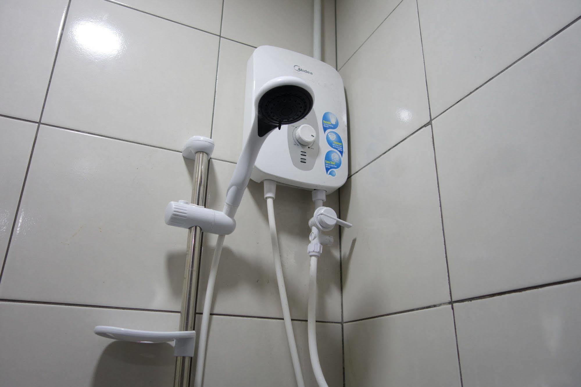 Hero Hostel Κουτσίνγκ Εξωτερικό φωτογραφία