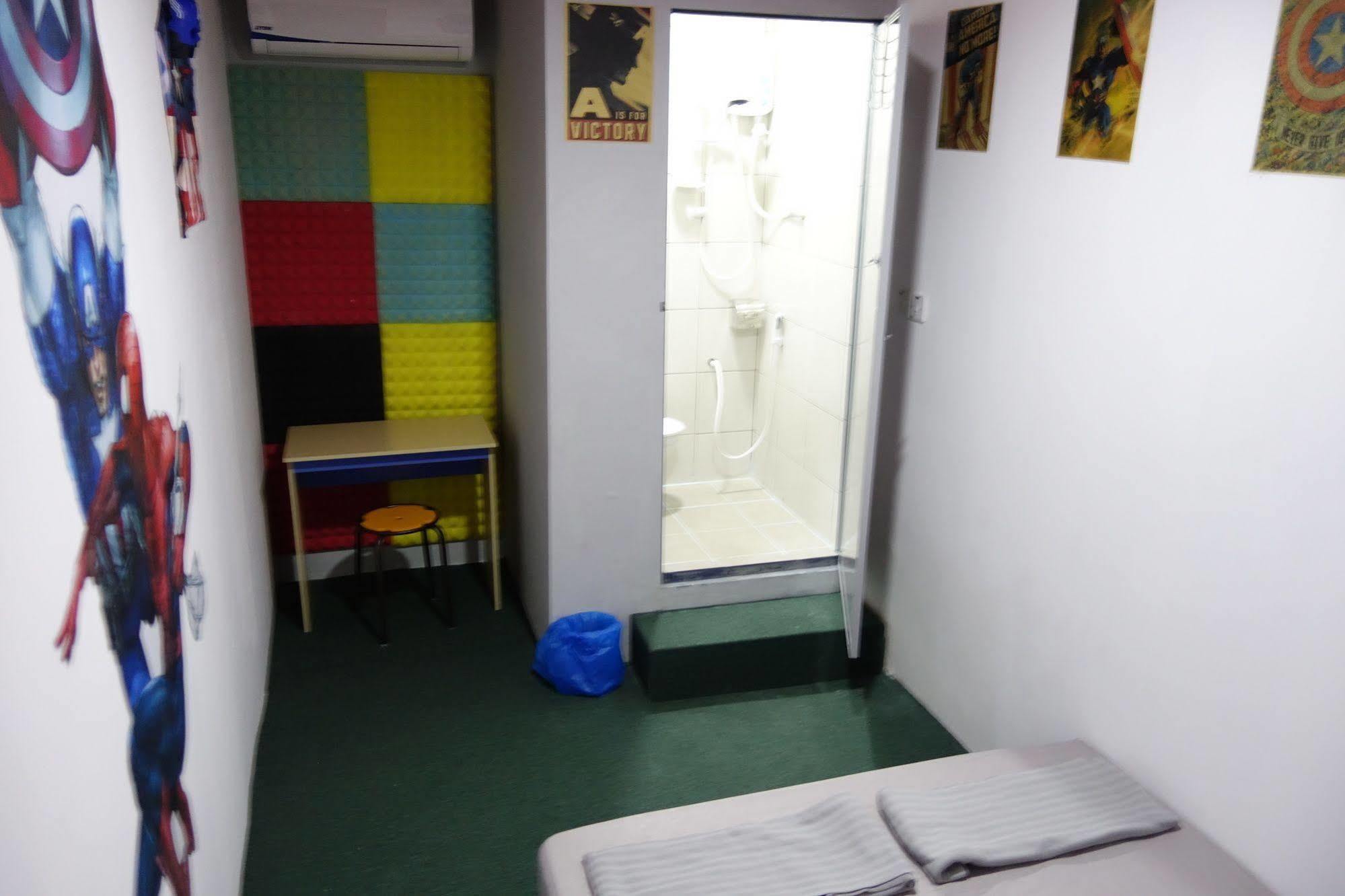 Hero Hostel Κουτσίνγκ Εξωτερικό φωτογραφία