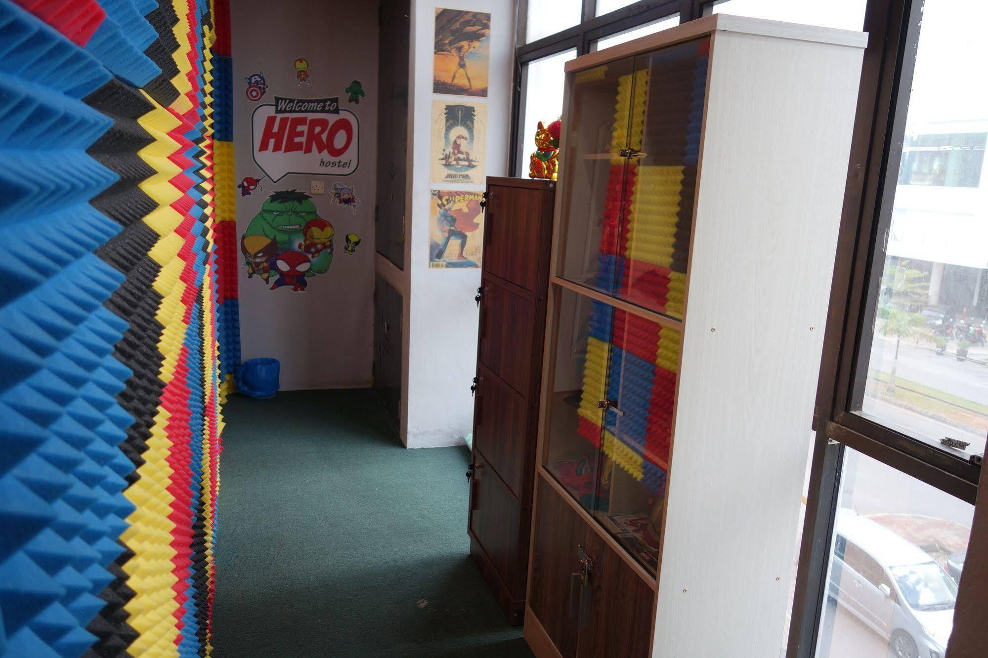 Hero Hostel Κουτσίνγκ Εξωτερικό φωτογραφία